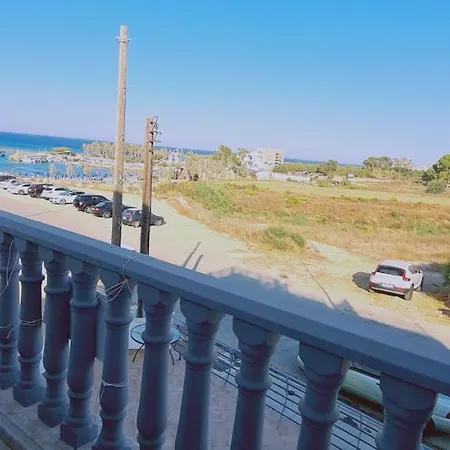 아파트 Trinity Apts