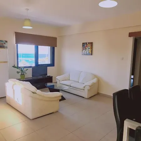 Trinity Apts 아파트 *