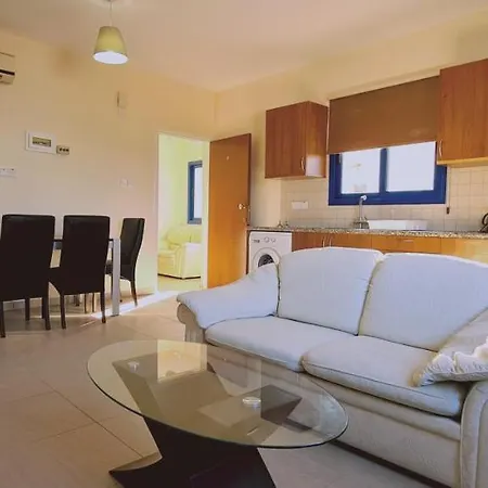 Trinity Apts 아파트