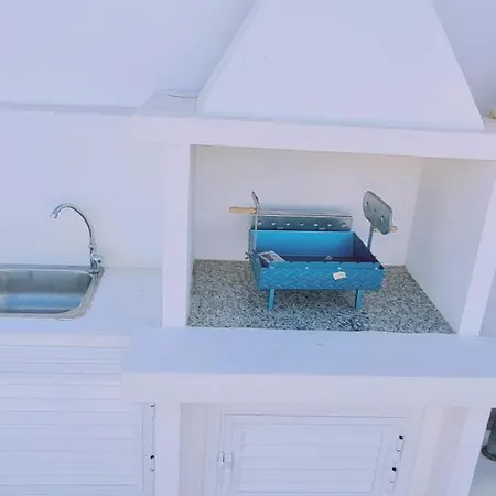Trinity Apts * パラリムニ