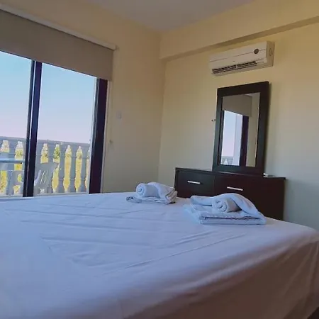 Trinity Apts * Paralimni