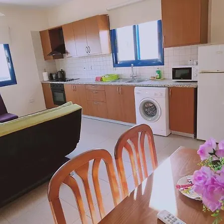 Trinity Apts Paralimni