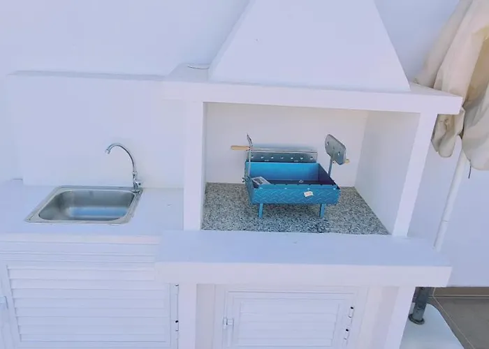 Trinity Apts * パラリムニ