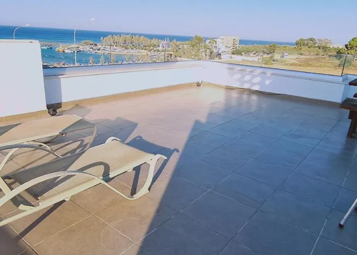 Trinity Apts アパート