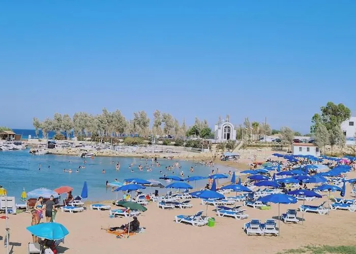 アパート Trinity Apts